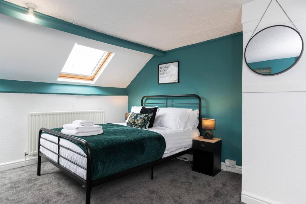 Town Centre & All The Comforts! 기스버러 외부 사진